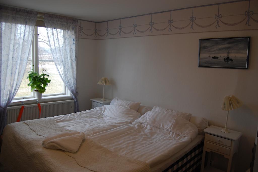 Tullgarns Vardshus Bed & Breakfast Vagnhärad Rom bilde